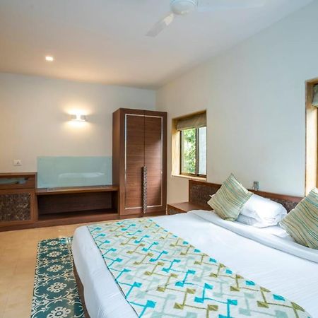 Holiday Goa Hotel Arpora Exterior foto